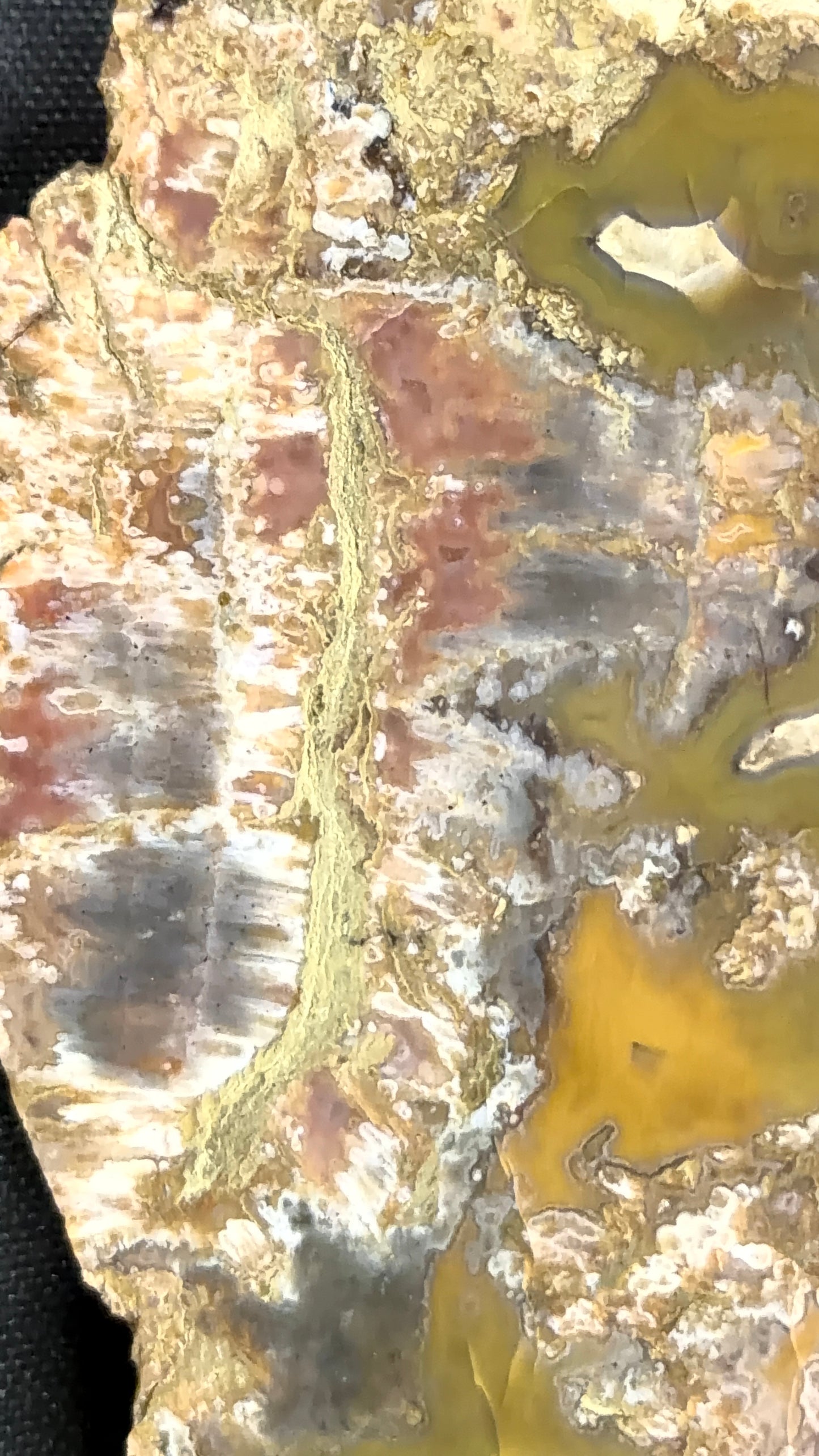 Yellow and greenish Kentucky Agate
