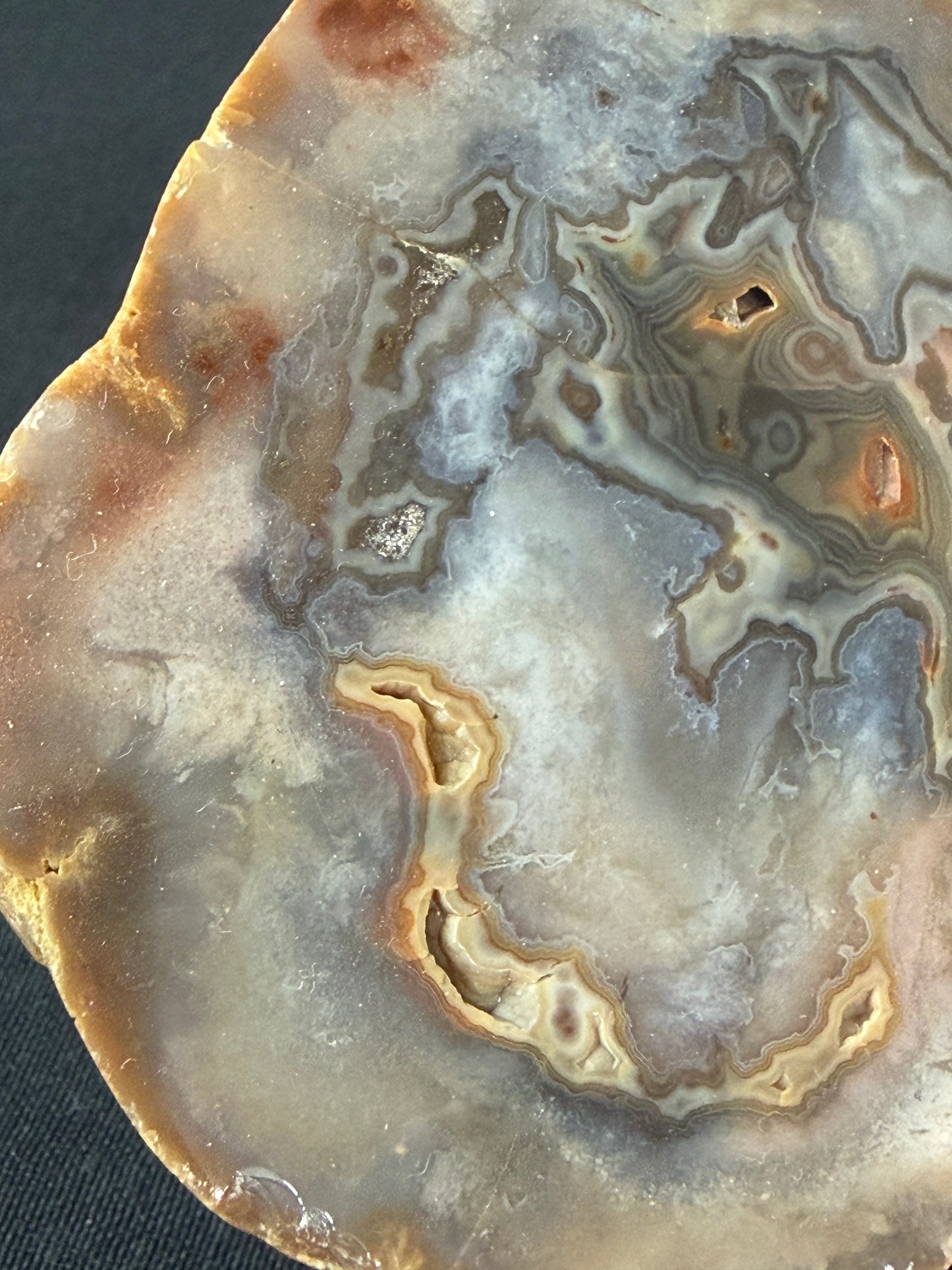 “Smiles” KY Agate