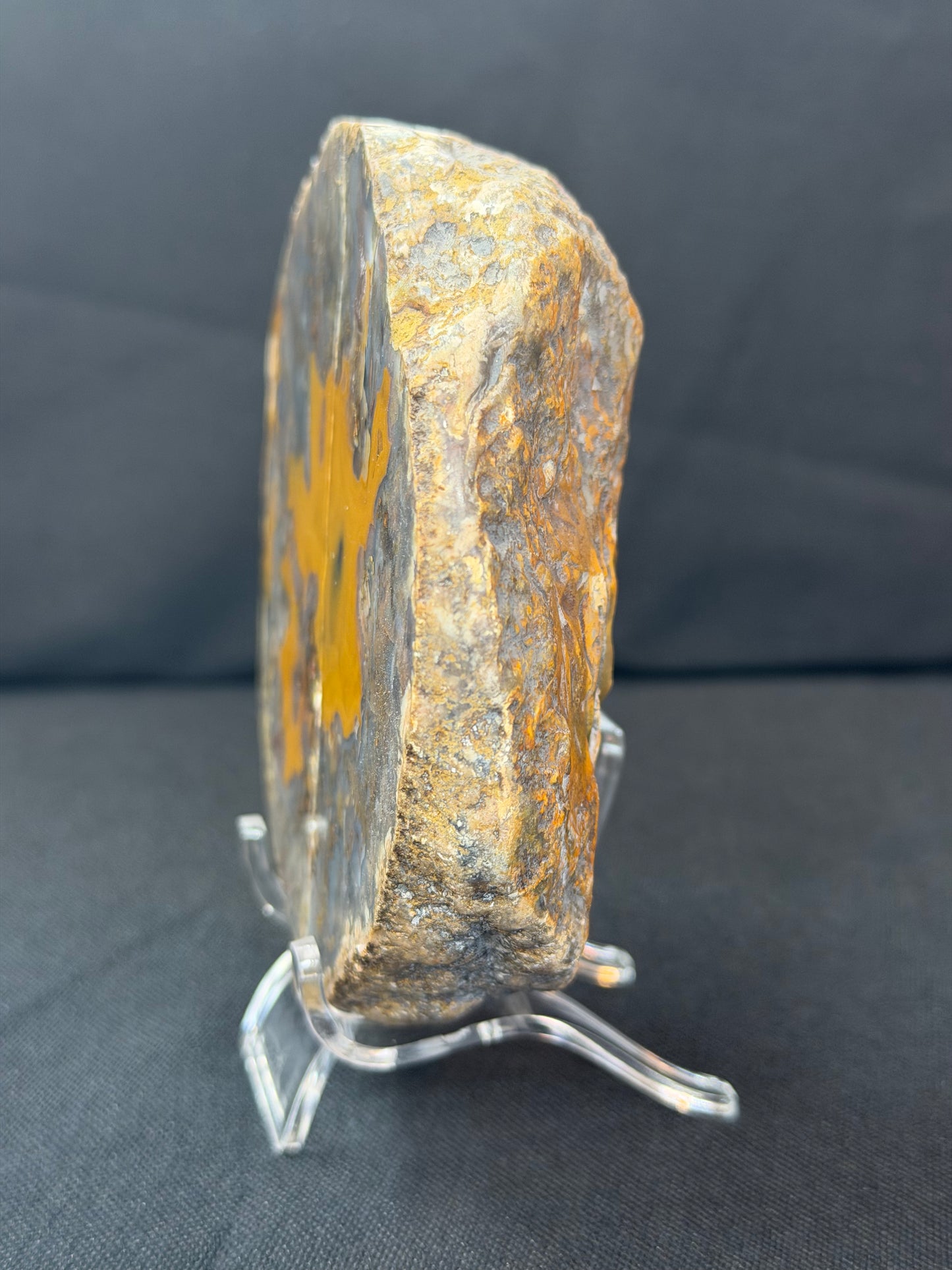 “Raise the Roof” KY Agate