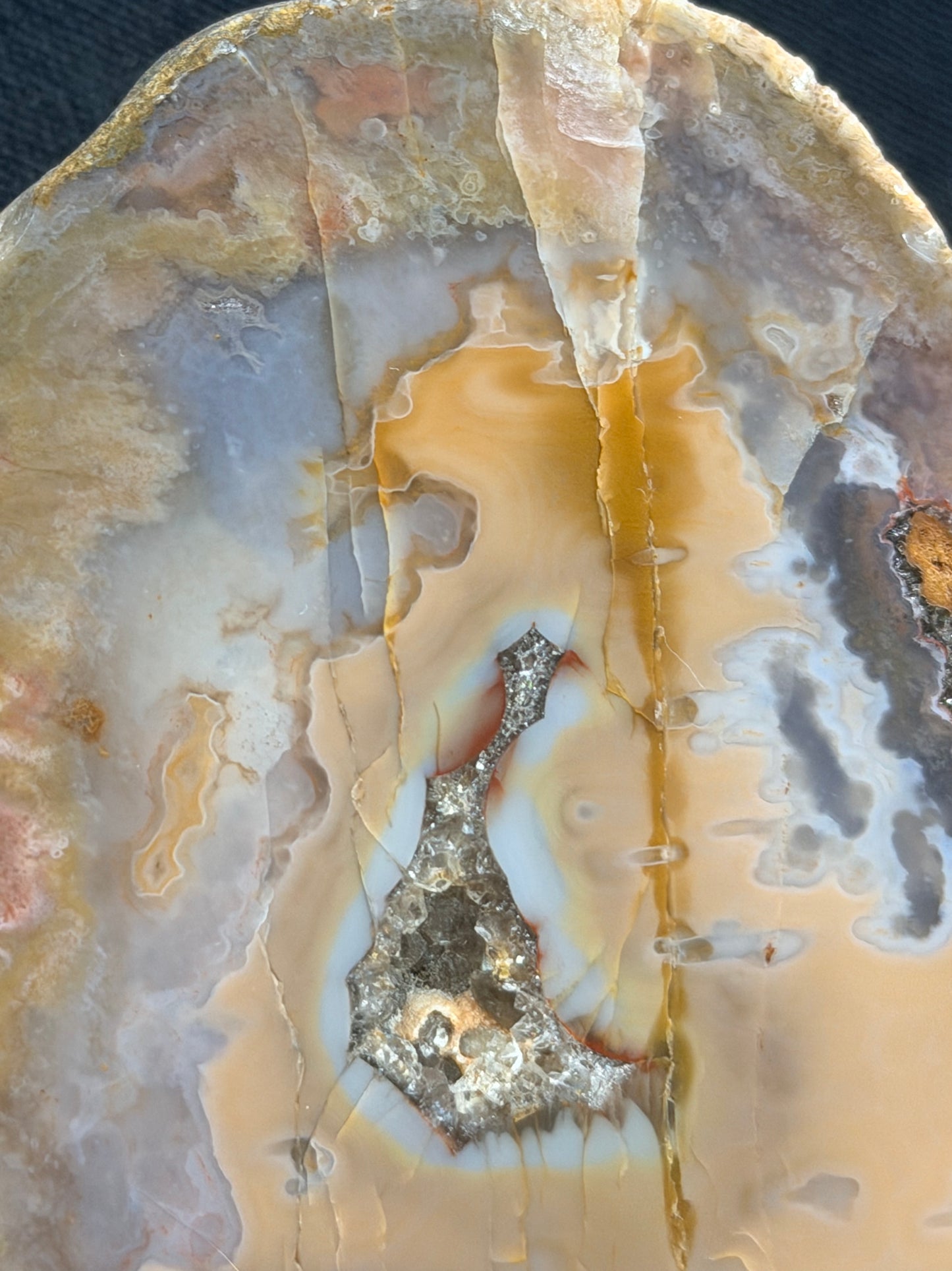 Almost a drip agate! Yellow Ky agate