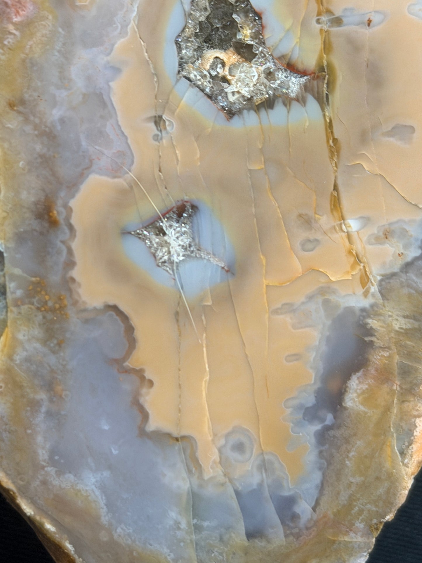 Almost a drip agate! Yellow Ky agate