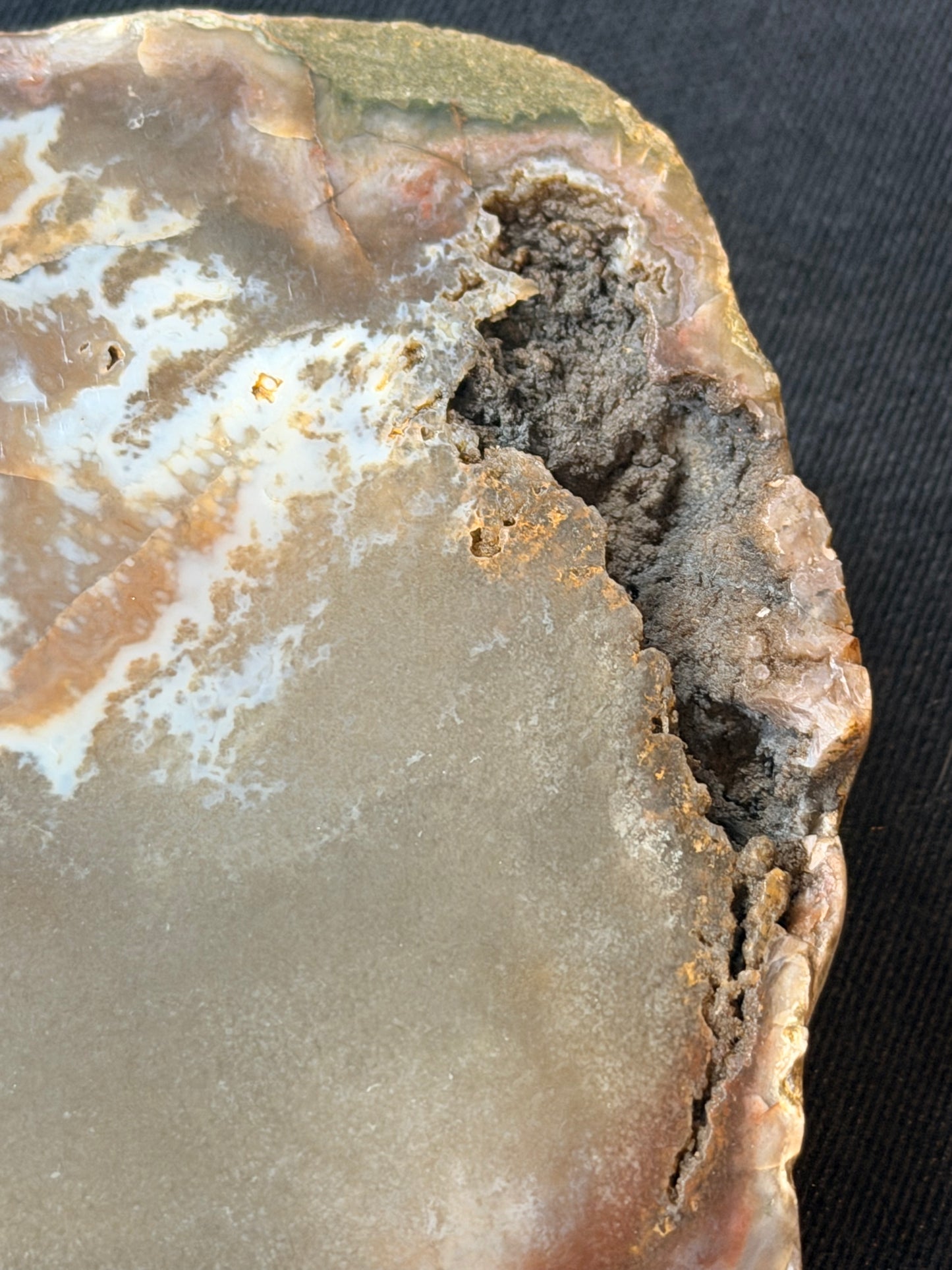 Drip banding Kentucky Agate