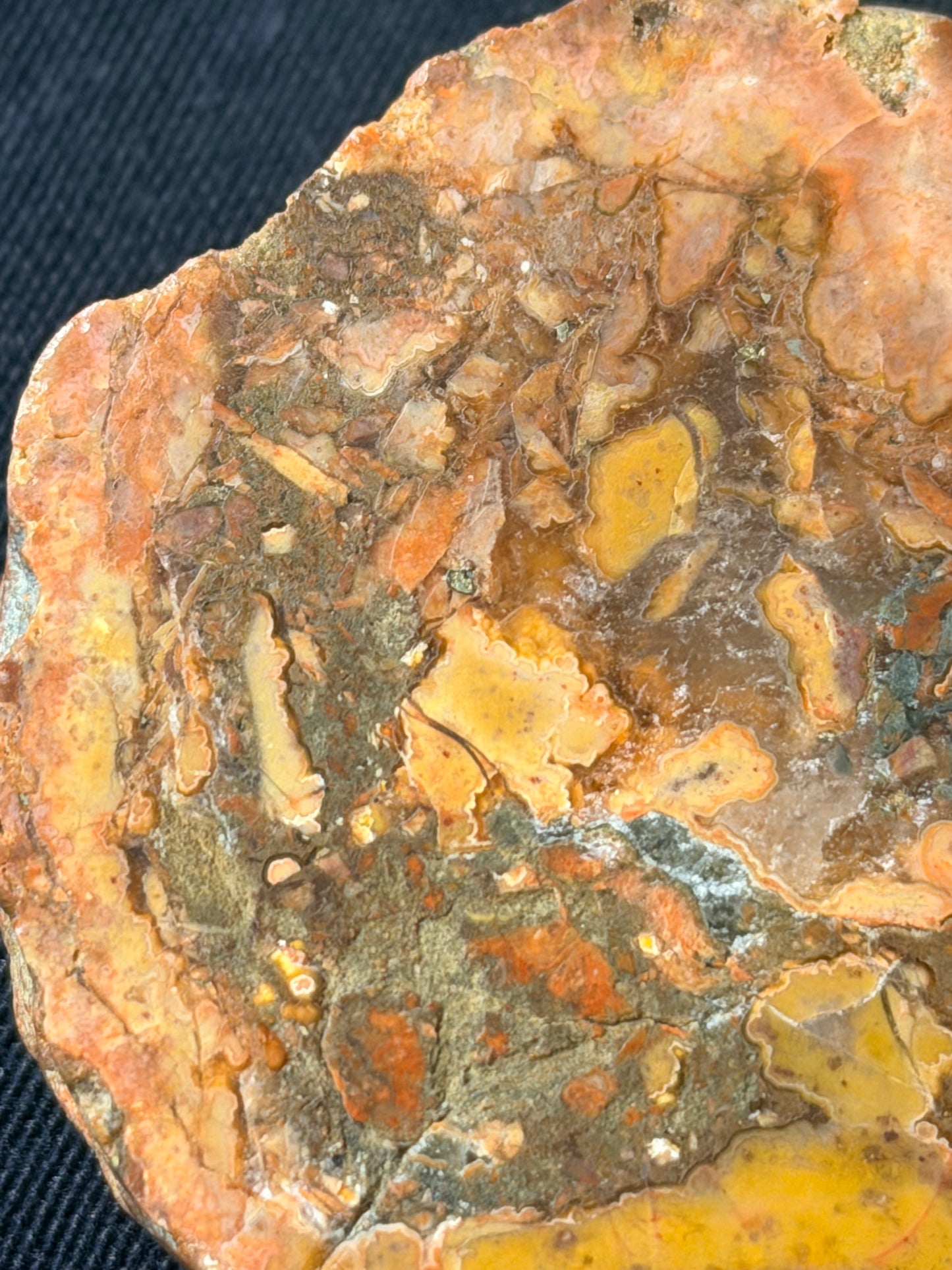 “Explosion” Kentucky agate