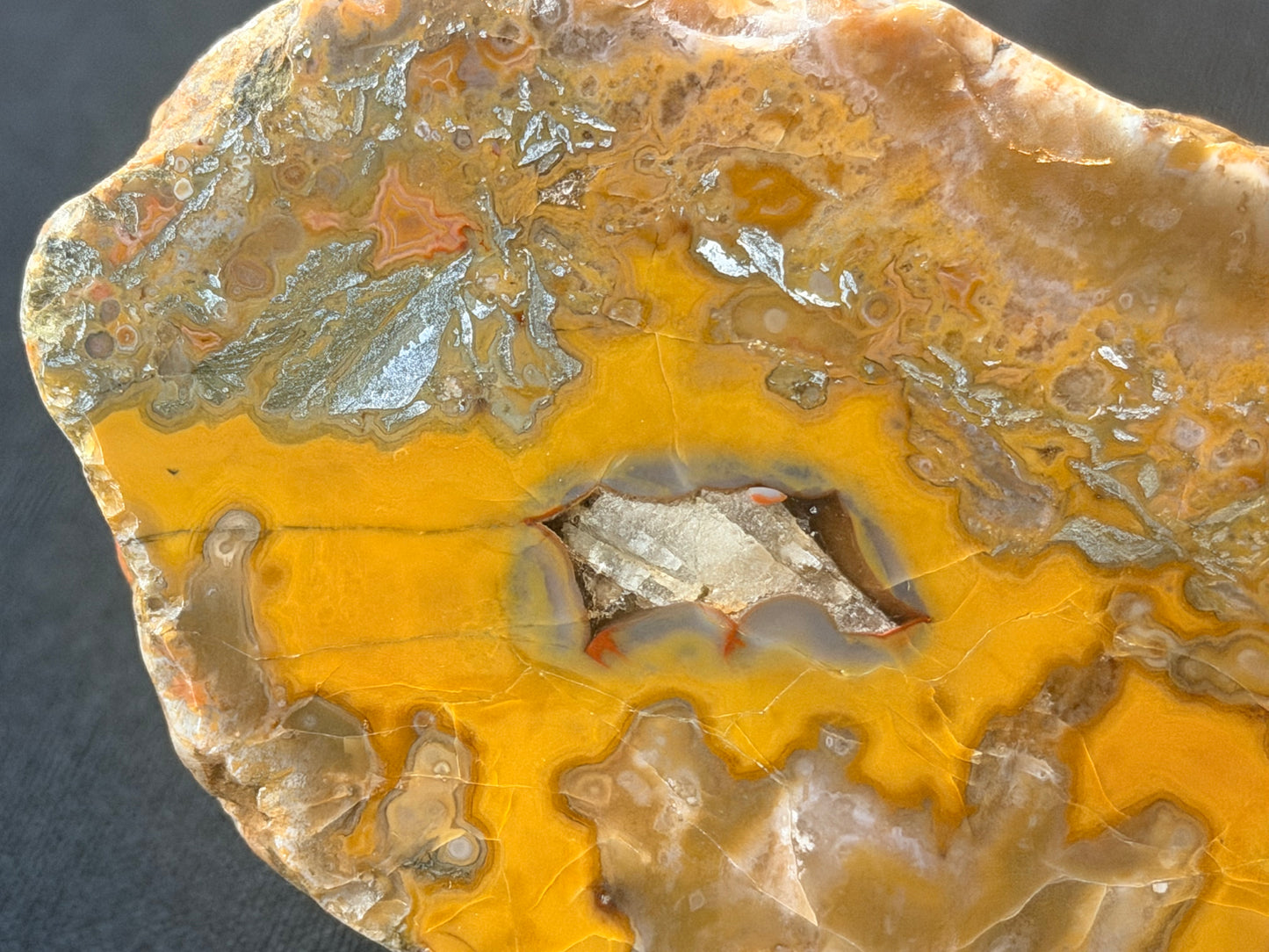 “The mask” Kentucky agate