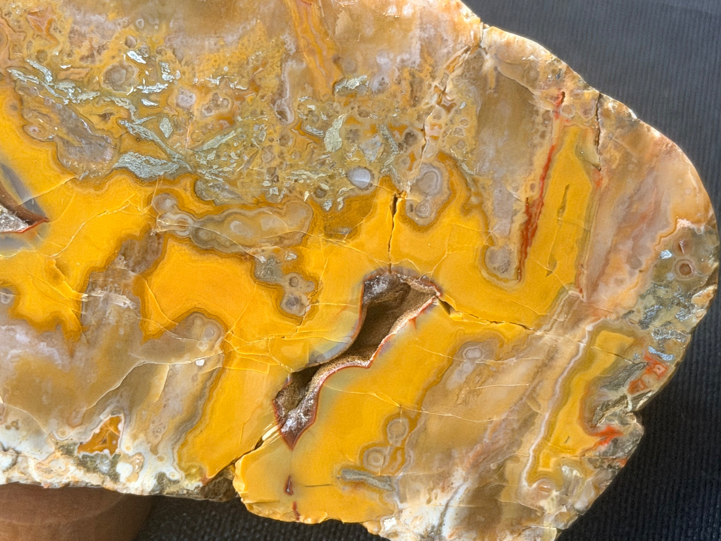 “The mask” Kentucky agate